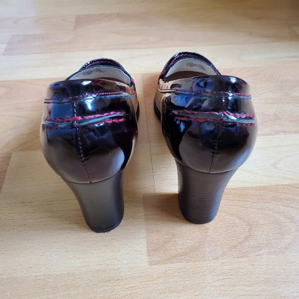 shoes - Picture 2 of 5